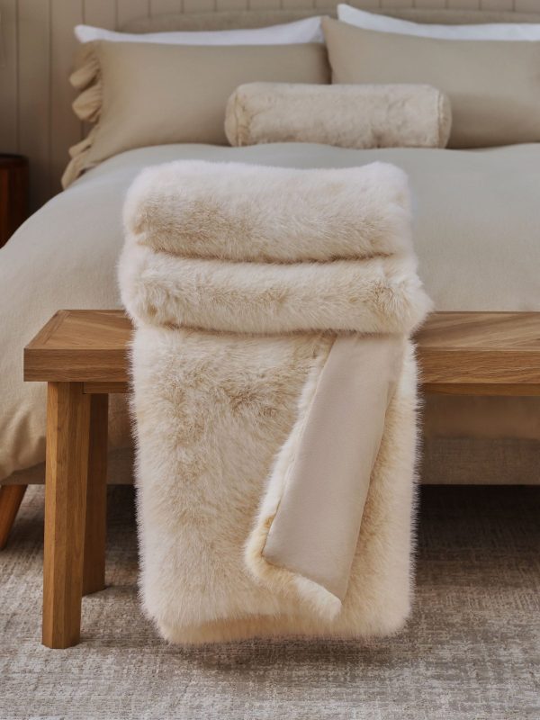 DESTINY305|Ivory Faux Fur Throw