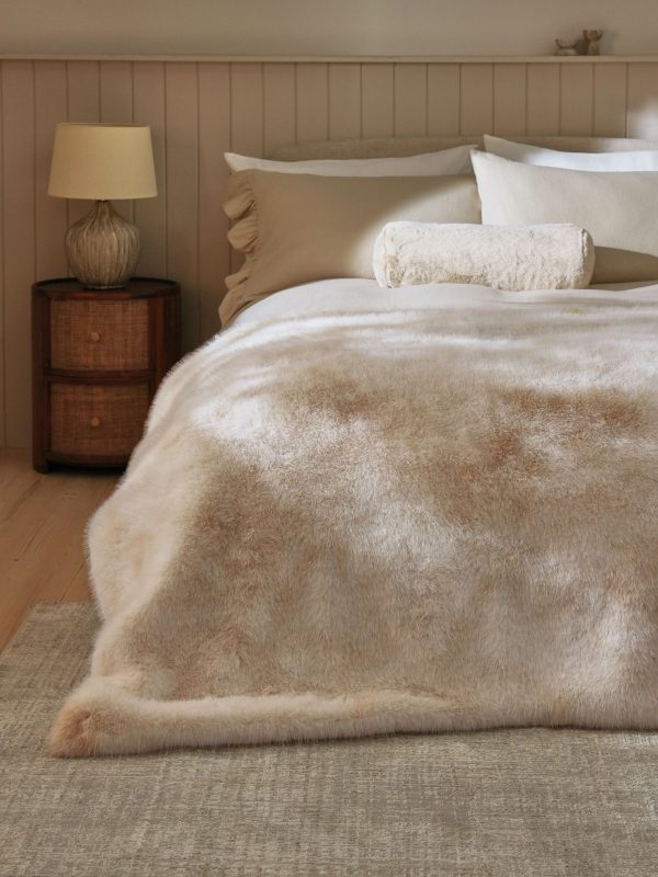 DESTINY305|Ivory Faux Fur Throw - Image 2