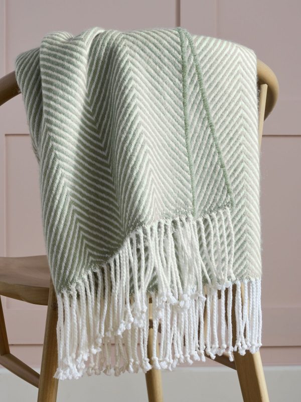 DESTINY304|Sage Green Herringbone Cosy Throw - Image 2