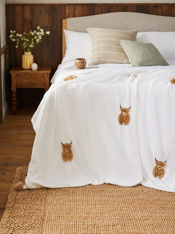 DESTINY308|Natural Hamish The Highland Cow Applique Fleece Throw