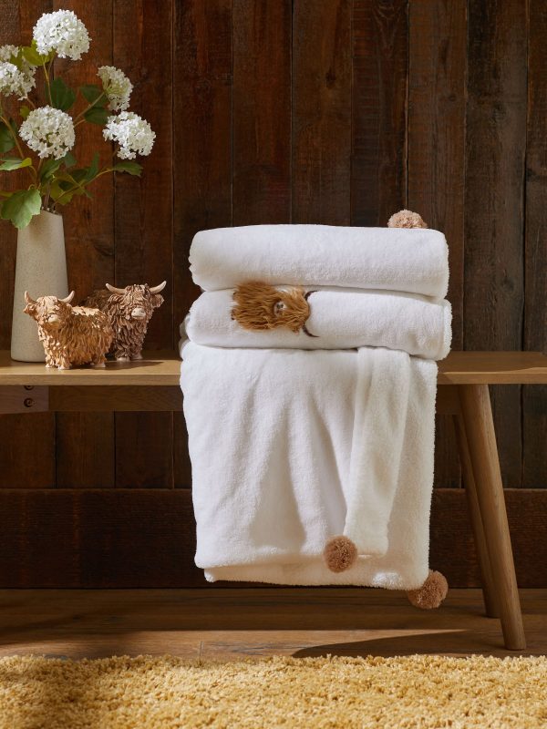 DESTINY308|Natural Hamish The Highland Cow Applique Fleece Throw - Image 3