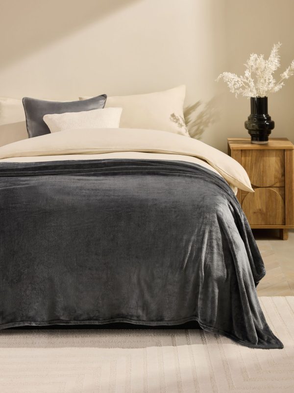 DESTINY314|Charcoal Grey Plush Fleece Throw