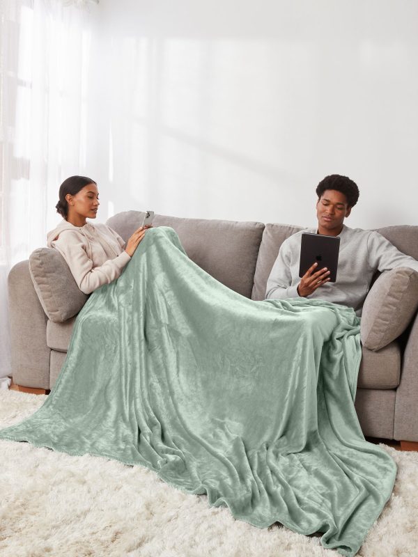 DESTINY302|Sage Green Plush Fleece Throw - Image 3