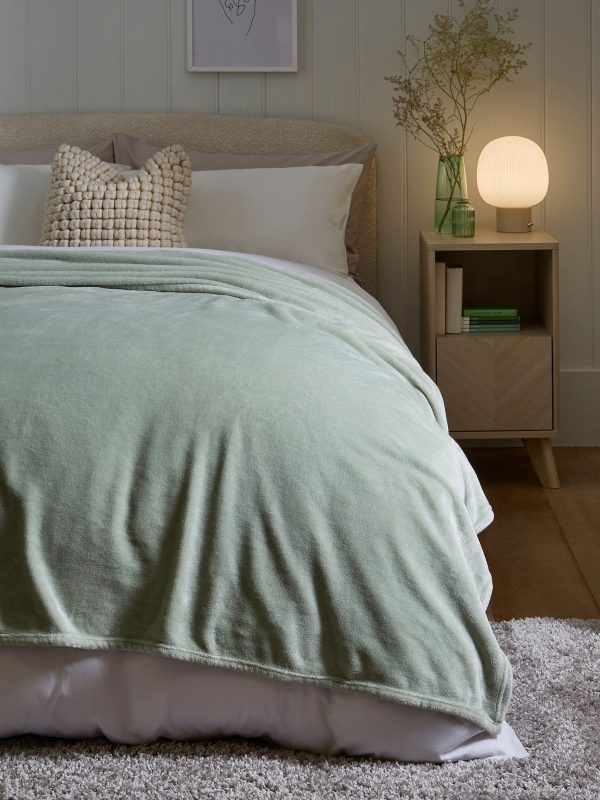 DESTINY302|Sage Green Plush Fleece Throw - Image 5